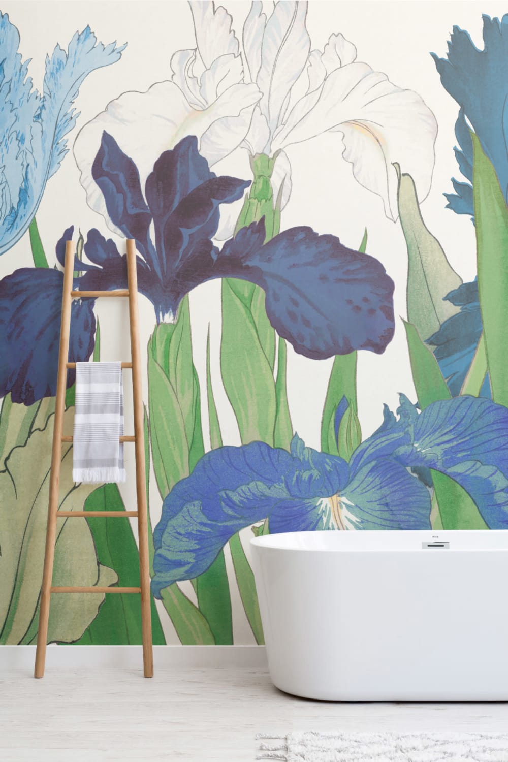 Papel pintado tulipanes e iris azules