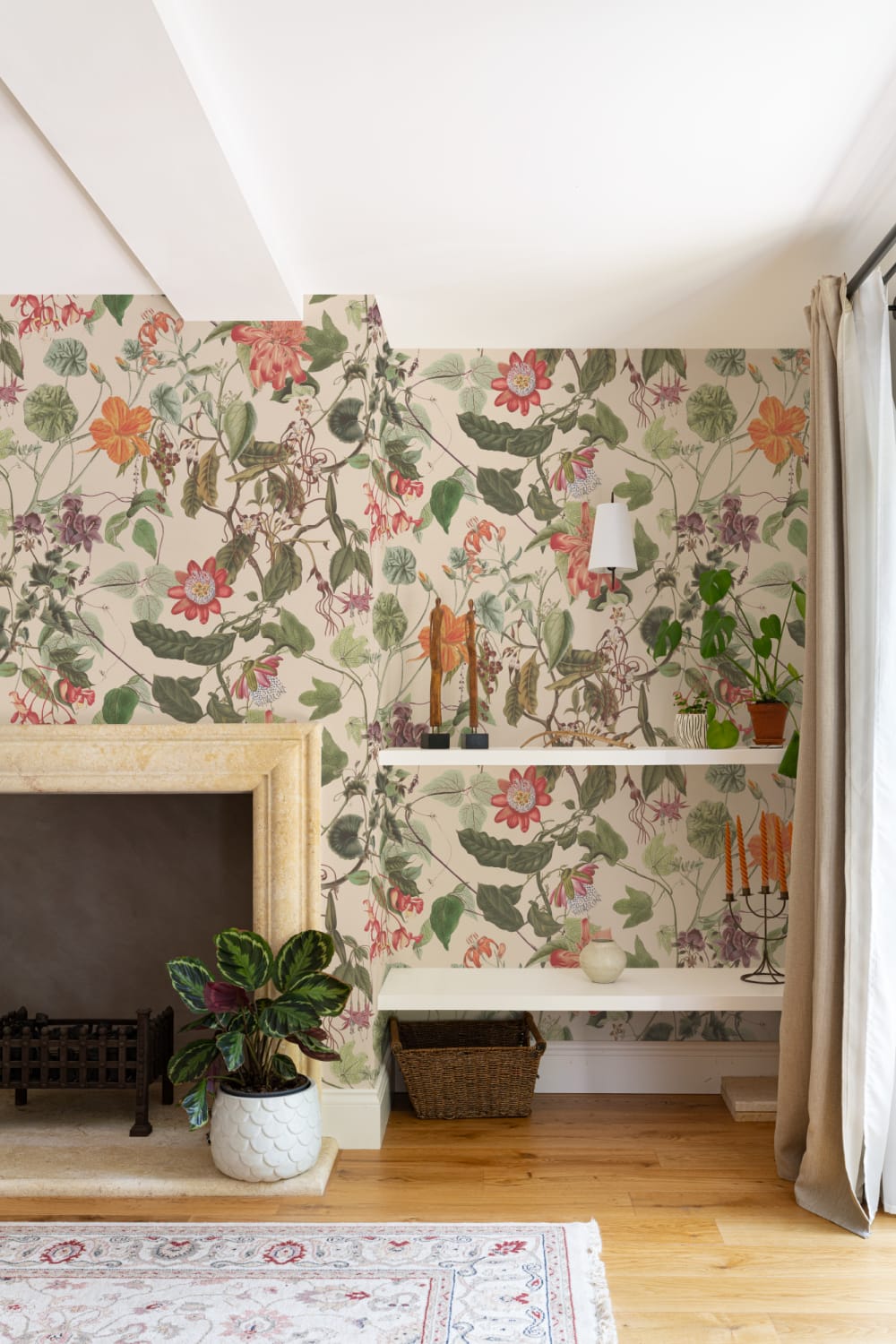 Elegant fototapet med botaniske blomster i creme