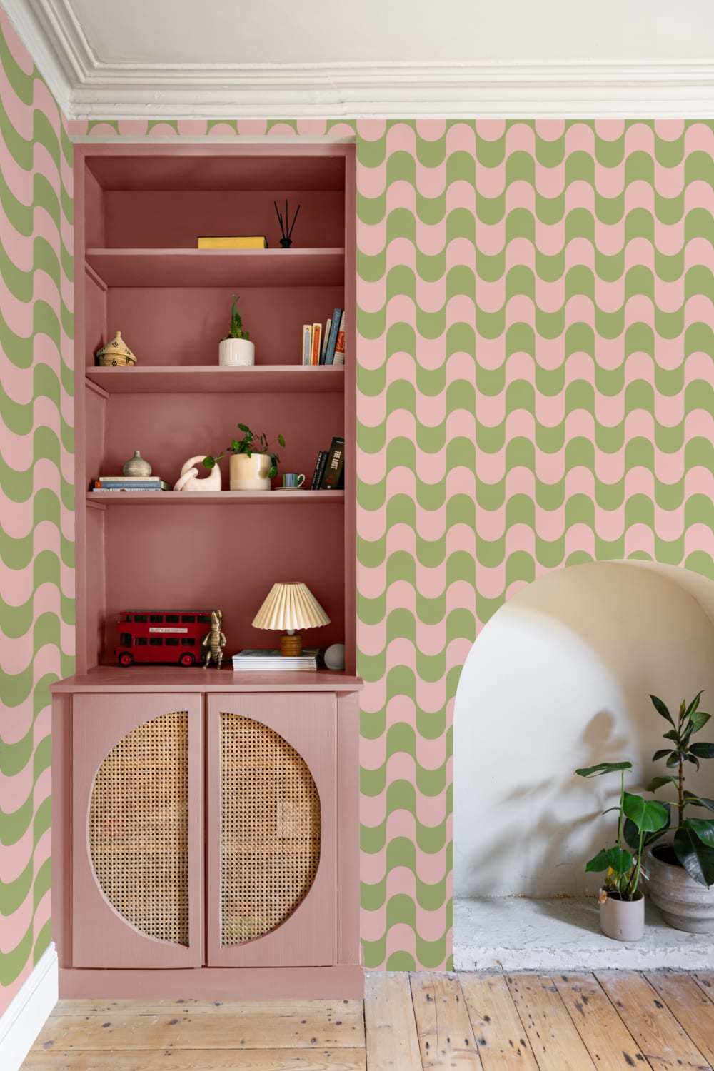 Pink & Green Retro Wavy Striped Wallpaper