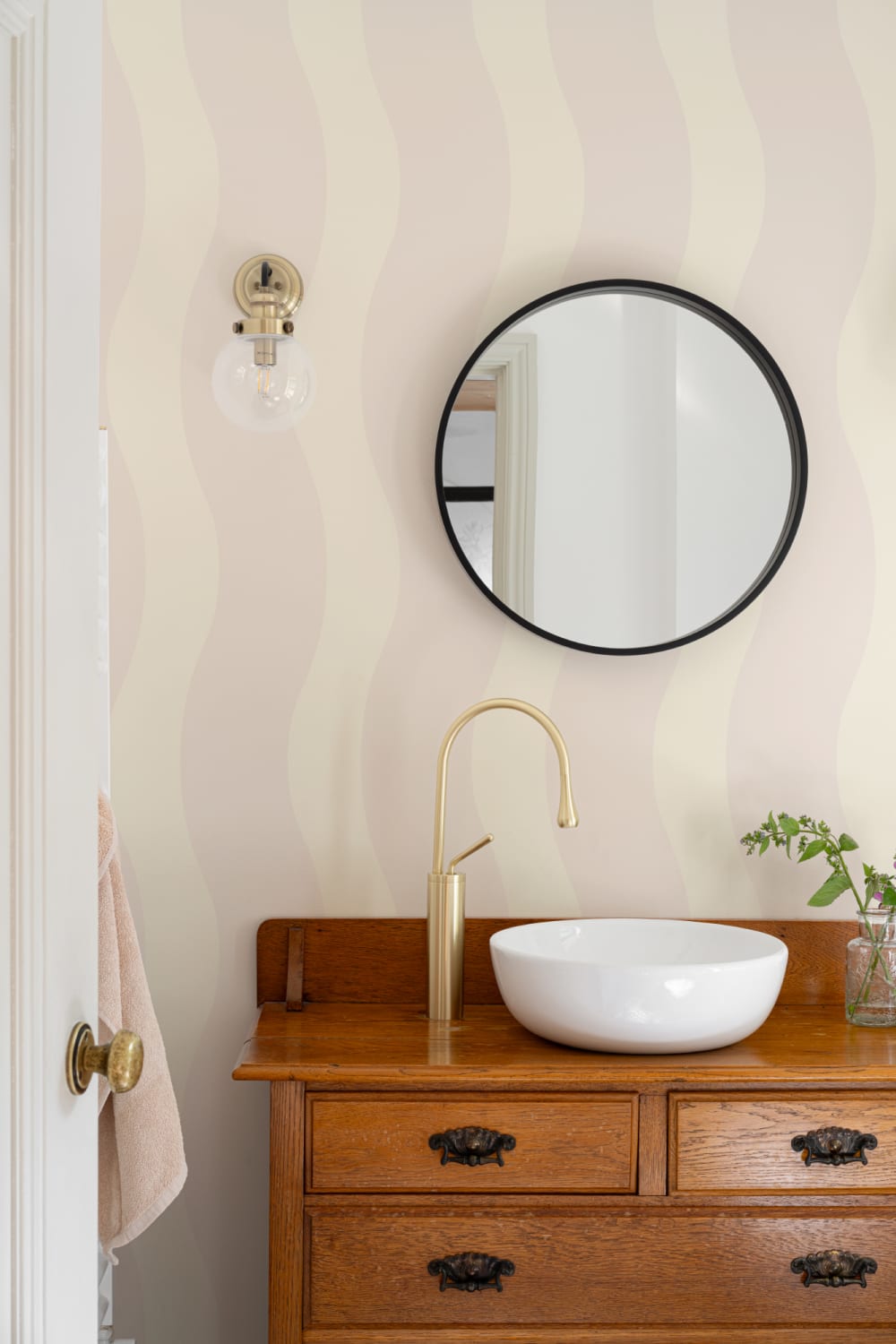 Wavy Neutral Stripes Wallpaper