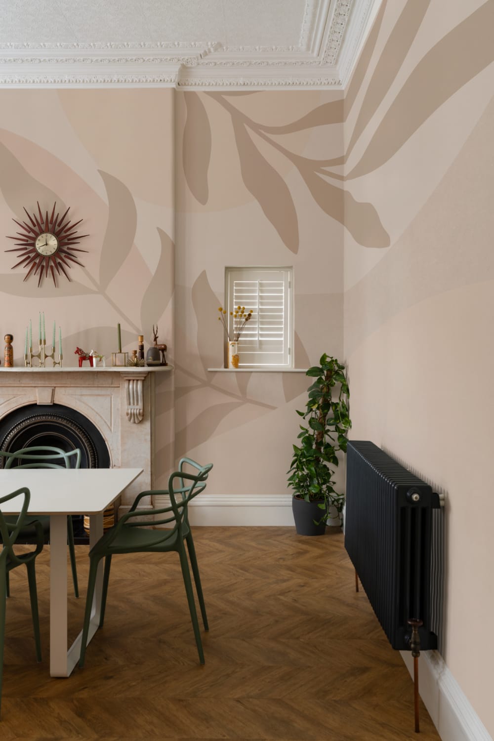 Mural de papel de parede de folhas tropicais pêssego e bege