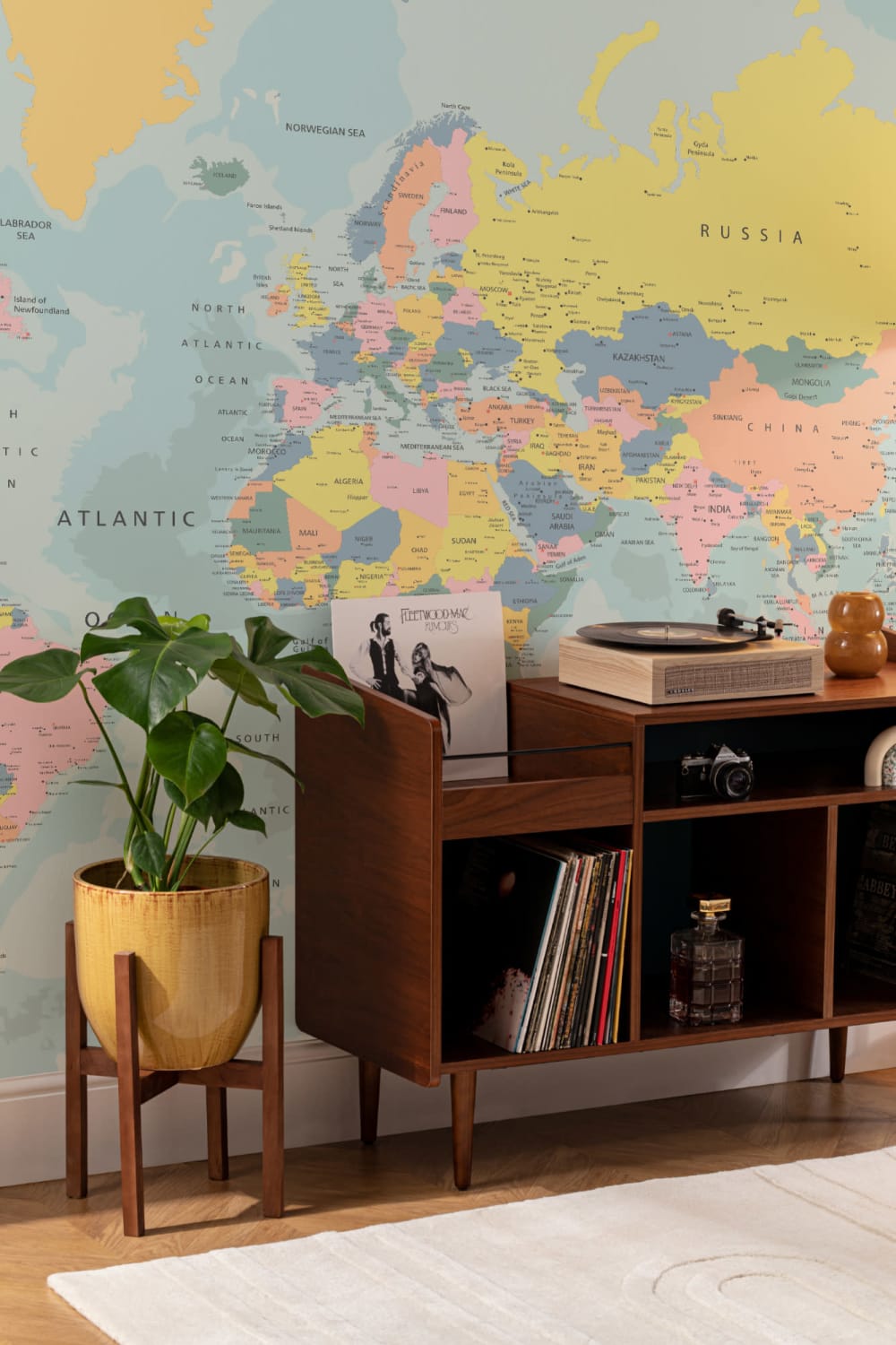 Mural de papel de parede do mapa-mundo em tons pastel