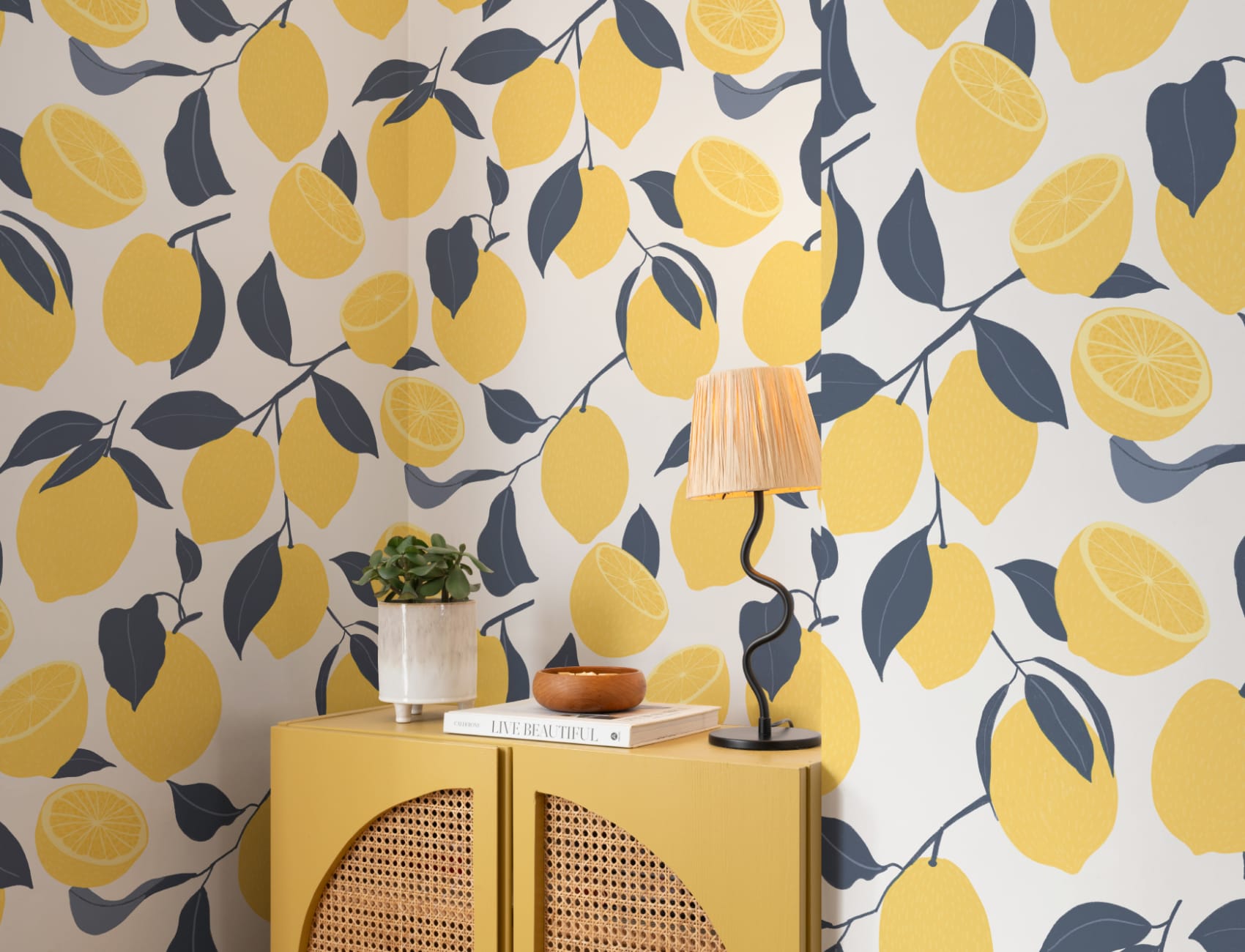 Carta da Parati Colorata con Motivo di Limoni in Giallo e Blu