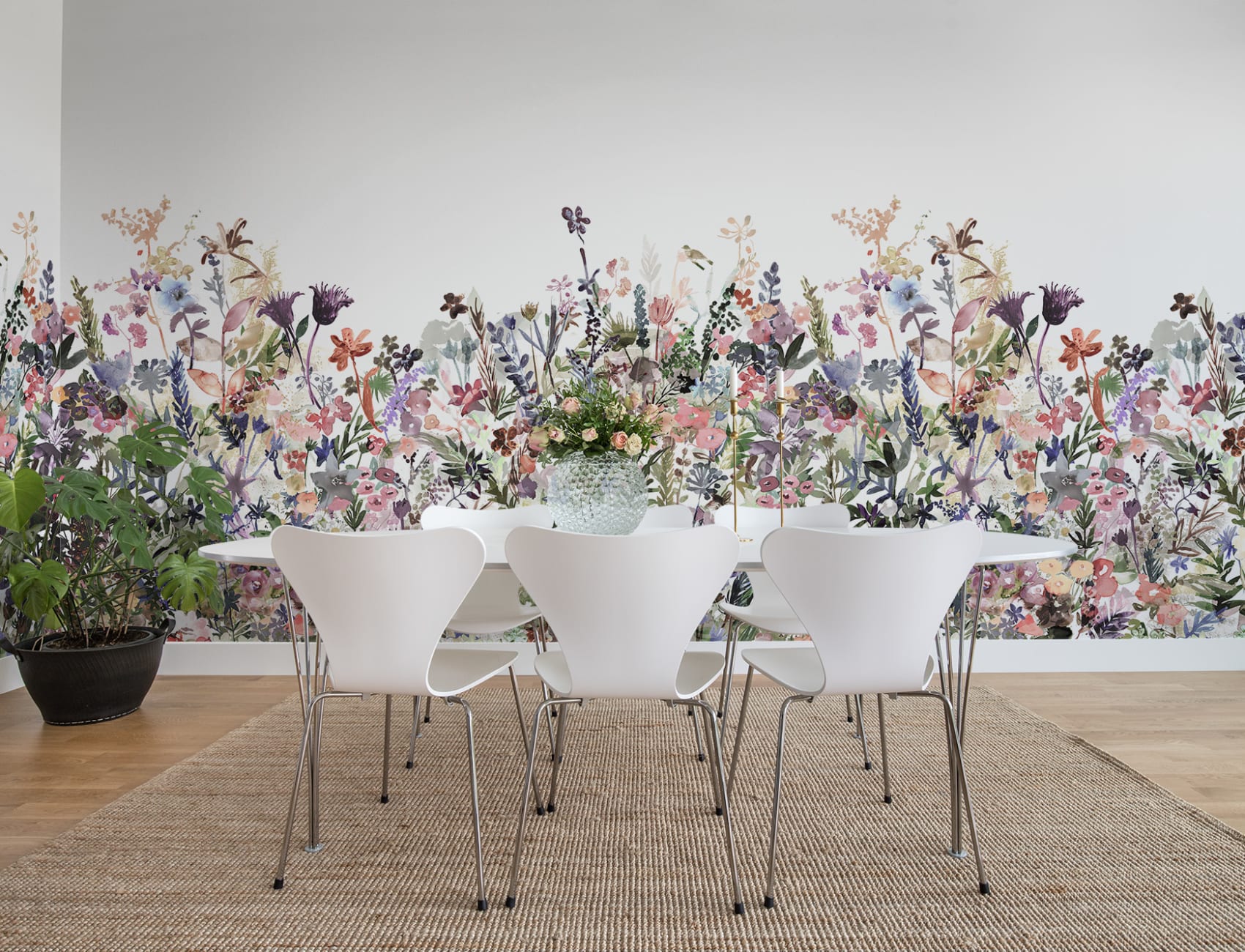 Wildblumen-Muster in zarten Aquarelltönen