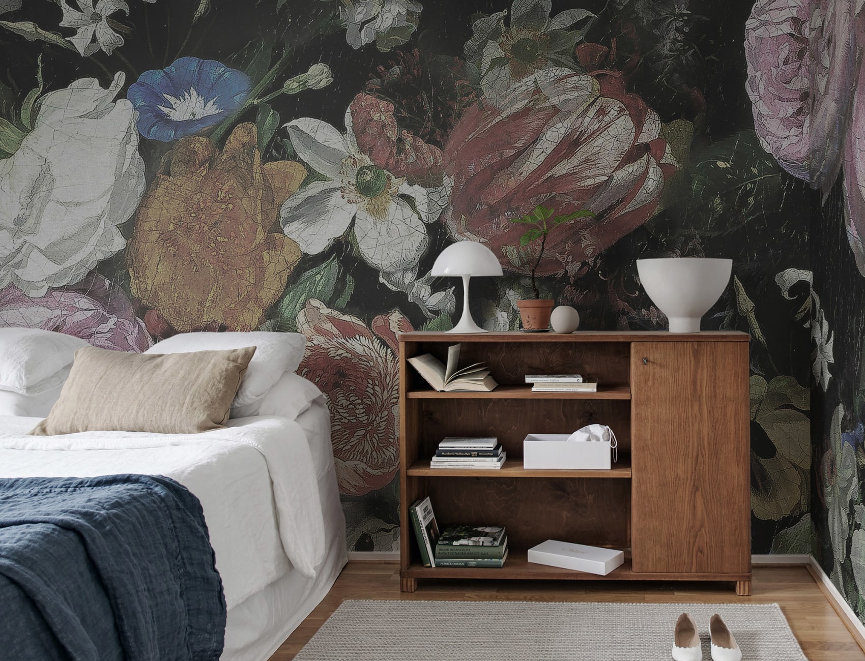 Extravagant dark floral wallpaper murals