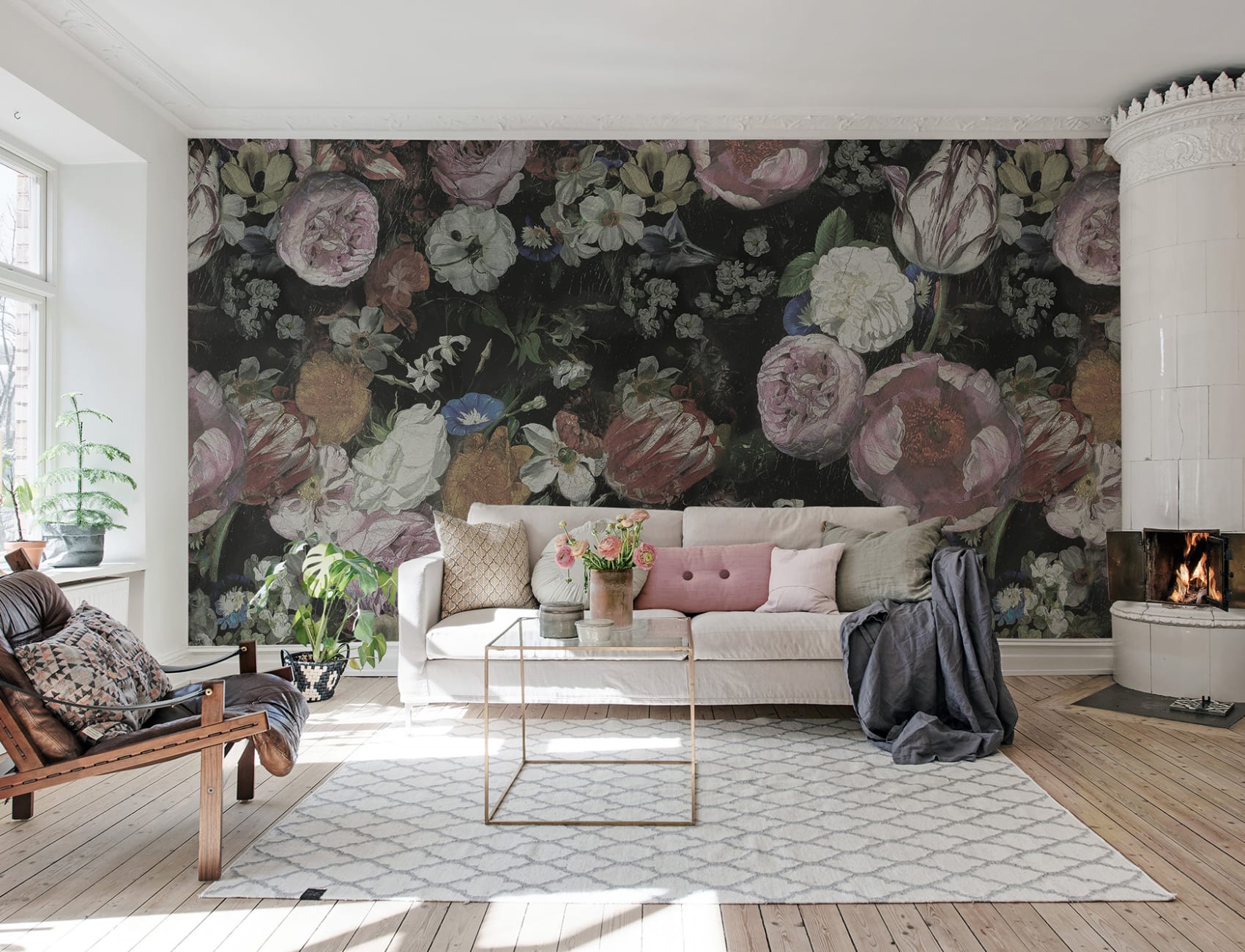 Extravagant dark floral wallpaper murals