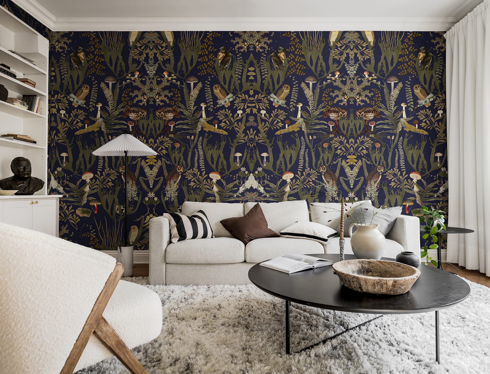 Well-composed wallpaper with vigilant owls