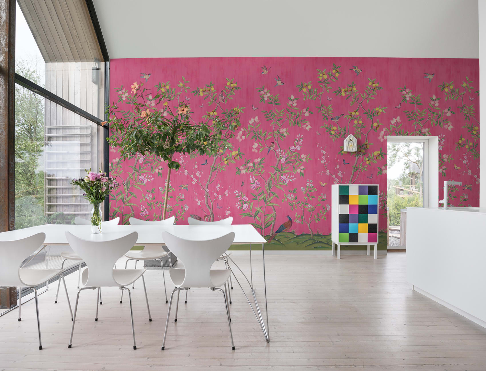 Rosa tapet med chinoiserie