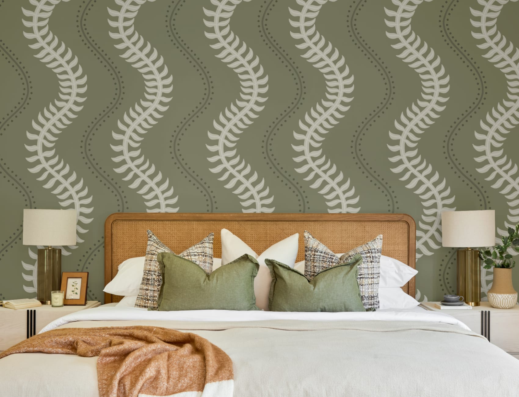 Green Fern Pattern Wall Mural With Wavy Design
