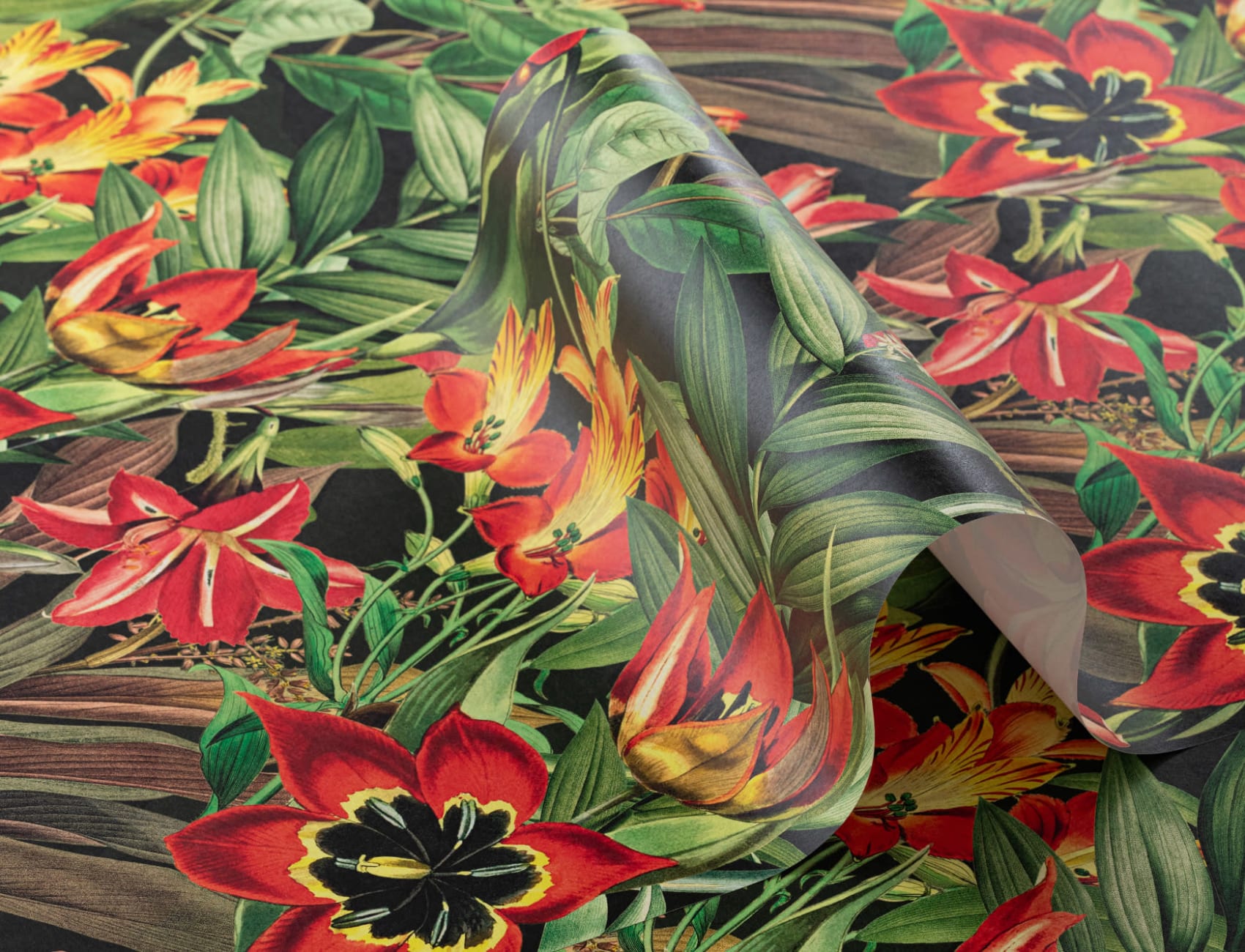 Vintage Tropical Foliage Dark Green Repeat Pattern Wallpaper