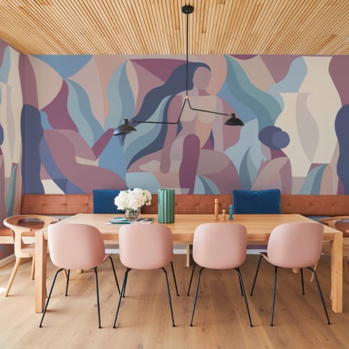 Mural de papel pintado a mano con formas femeninas en malva y azul