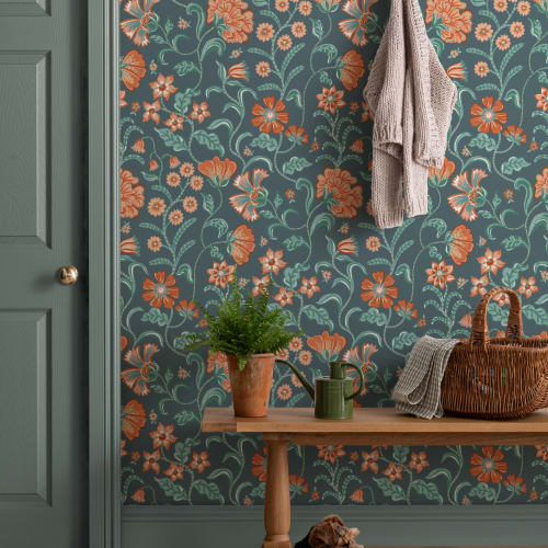 Mörk indisk stil blommig tapet