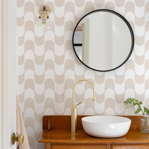 Neutral Retro Wavy Striped Wallpaper