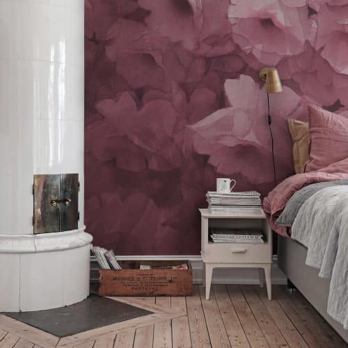 Sophisticated pink wallpaper