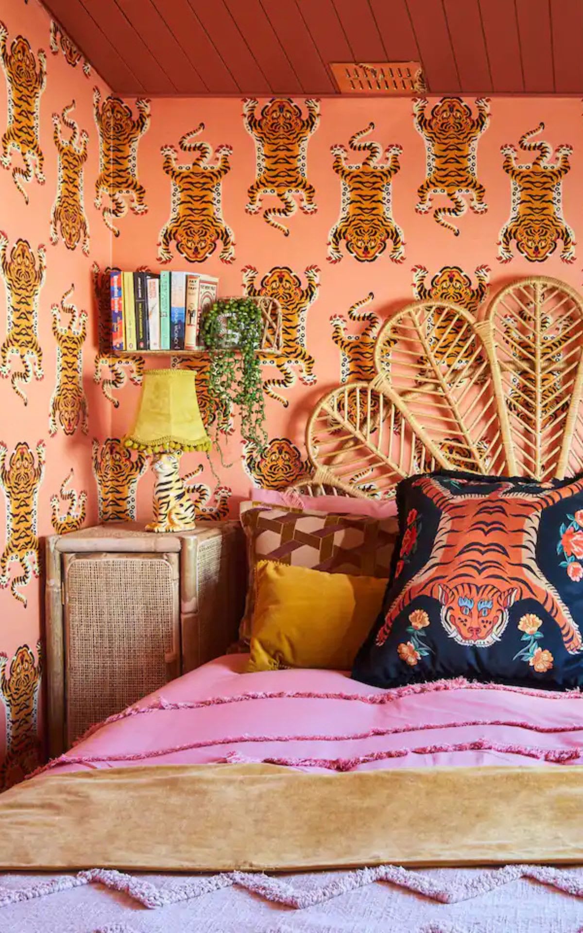 Maximalistische Slaapkamerideeën - Inspiratie \u0026 Styling Tips - Hovia - Hovia, image size:1200x1920