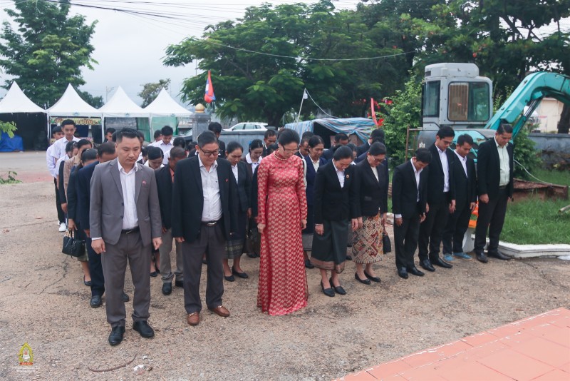 ພິທີວາງກະຕ່າດອກໄມ້ ແລະ ທັດສະນະສຶກສາ