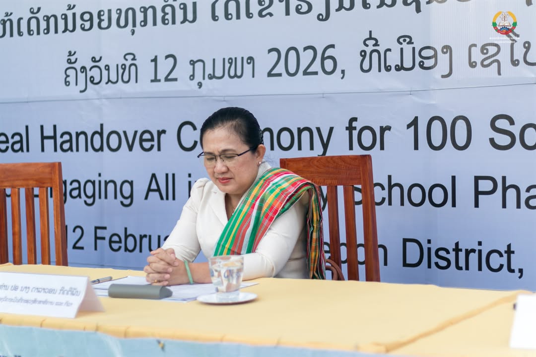 ຜູ້ຕາງໜ້າອົງການ CRS ແລະ ສະຖານທູດອົດສະຕາລີ