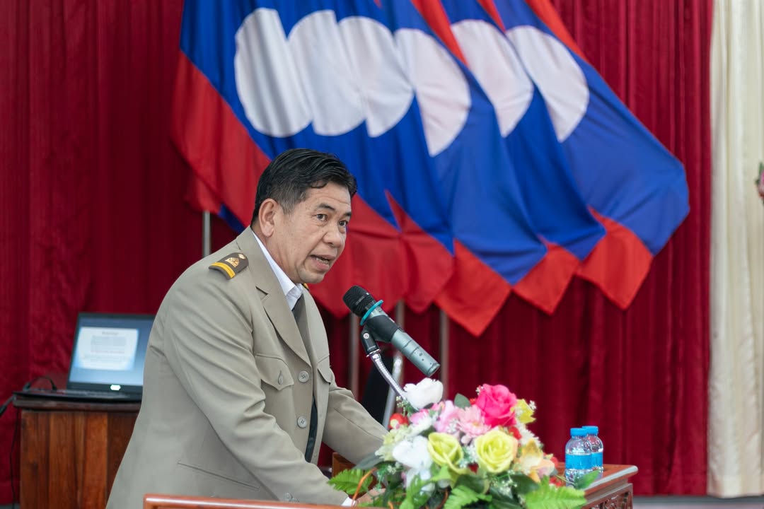 ຜູ້ເຂົ້າຮ່ວມພິທີ