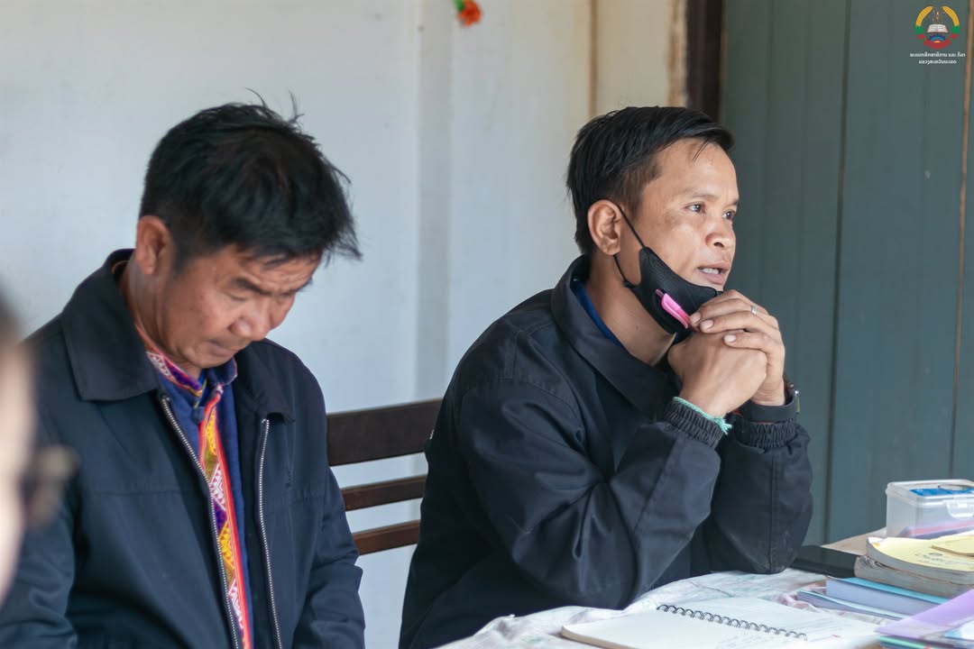 ການໂອ້ລົມ ແລະ ໃຫ້ທິດຊີ້ນຳ
