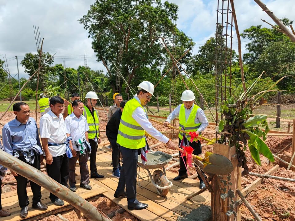 ພິທີວາງສີລາລືກ ໂຄງການກໍ່ສ້າງໂຮງຮຽນປະຖົມ ບ້ານສີສະຫວ່າງໃຕ້