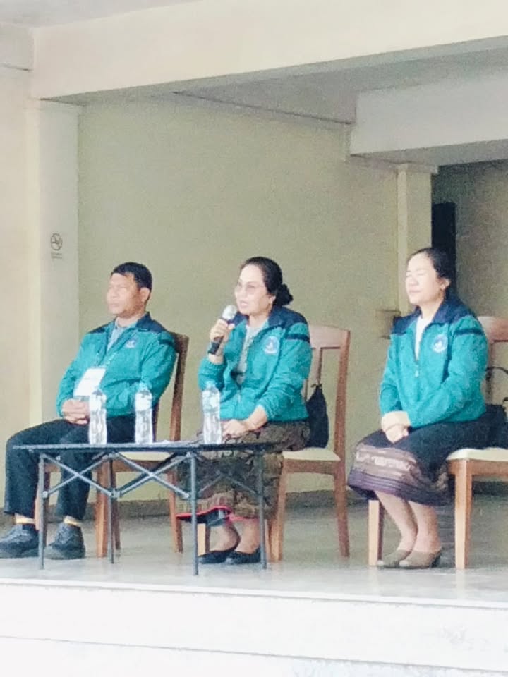 ທ່ານນາງ ຫຼິງທອງ ແສງຕາວັນ ຮອງເຈົ້າແຂວງສະຫວັນນະເຂດ ພົບປະໂອ້ລົມຄະນະນຳ ແລະ ນັກກິລາ