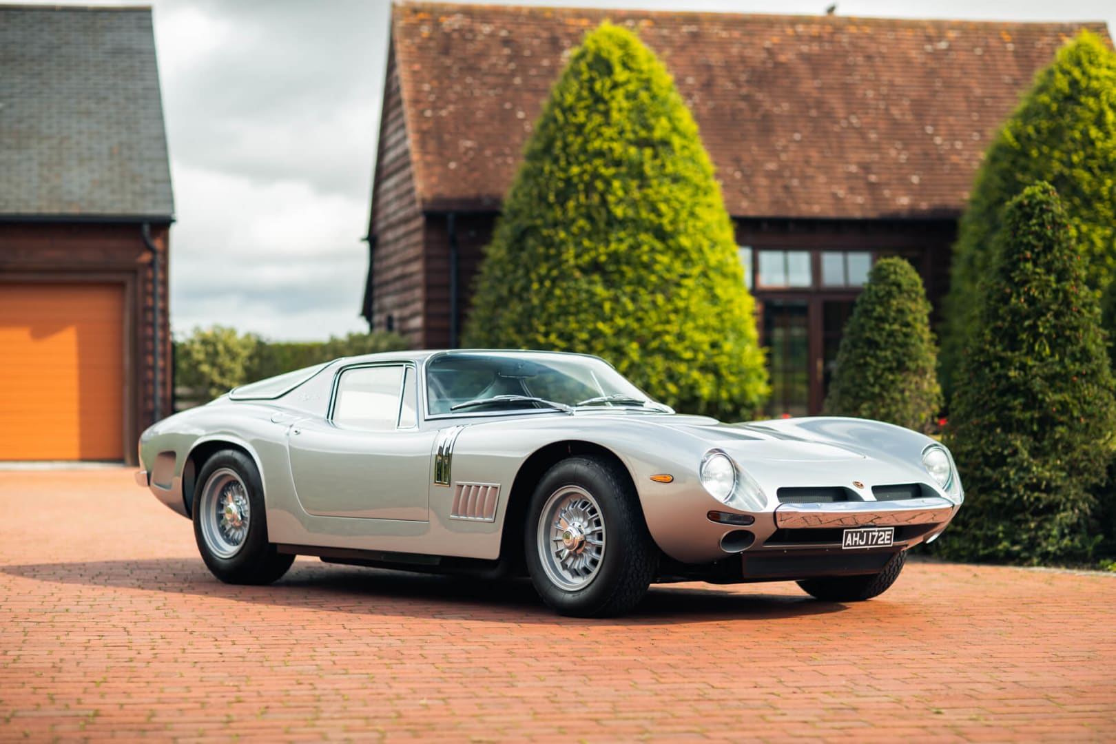 Классик 19. ИСО Ривольта автомобиль. ISO grifo 1967. ISO grifo rivolta gt. Bizzarrini SL 5300.