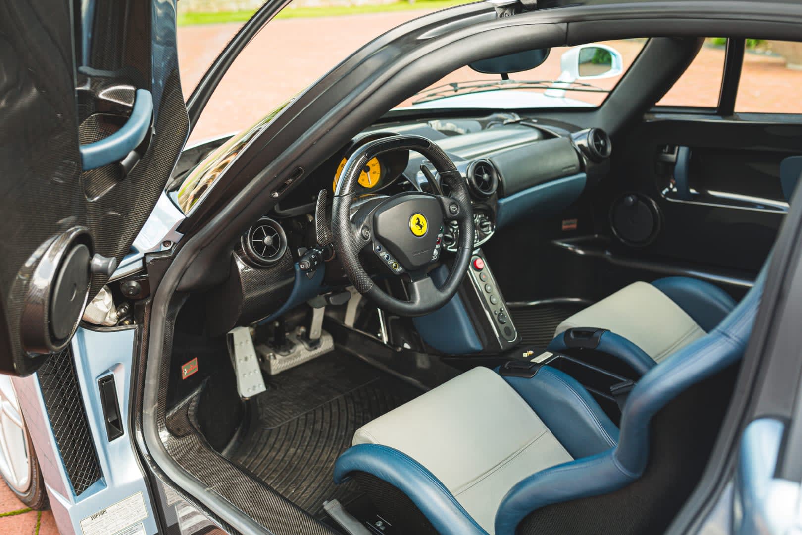 ferrari enzo interior