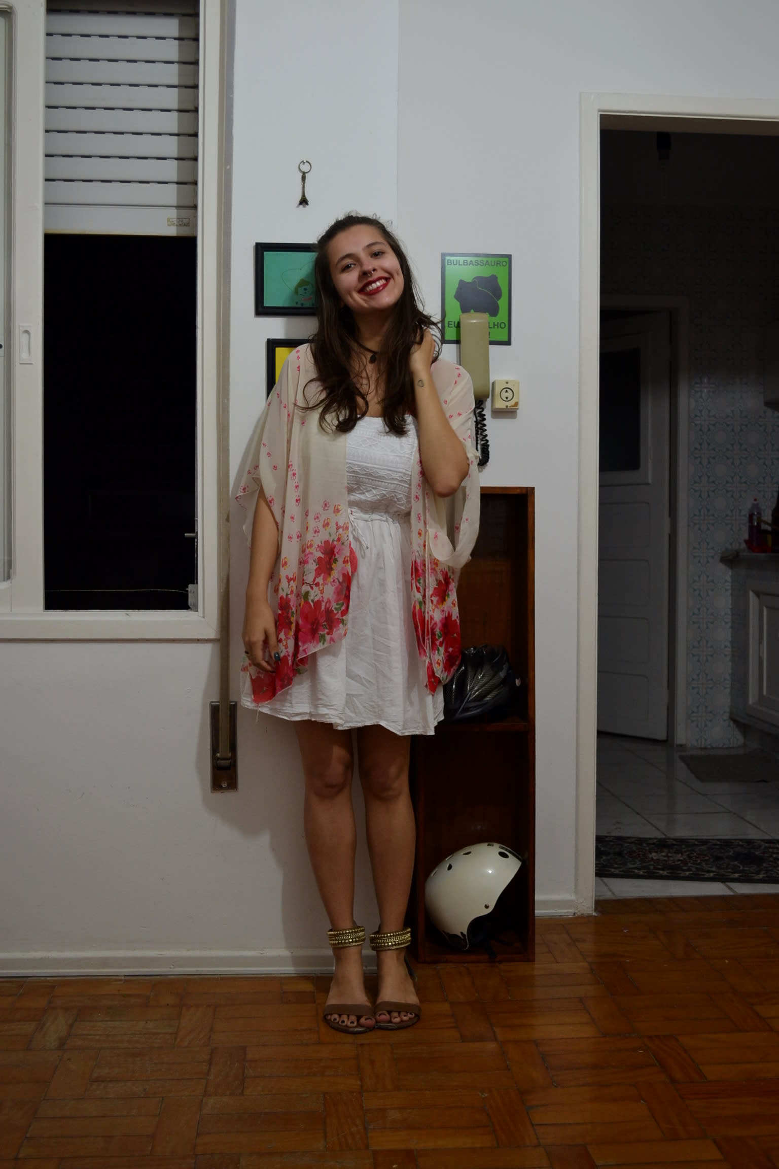 look-com-quimono-floral-e-vestido-brando2