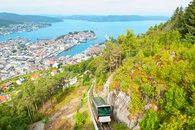 Smuk dagssejlads mellem Bergen og Stavanger