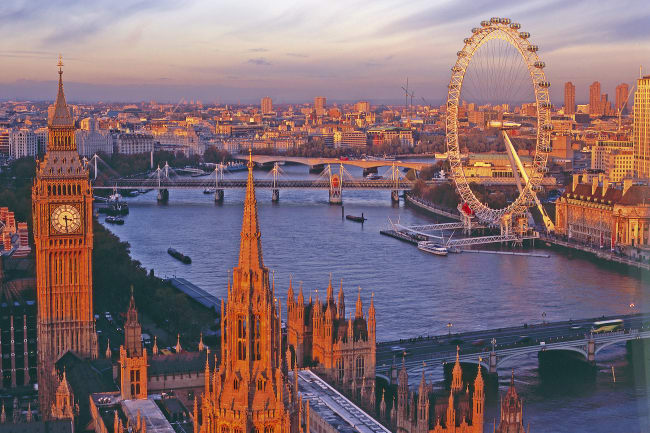 Udrejse med direkte fly til London