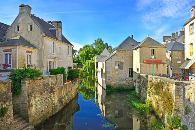 Calvados, Bayeux og Pegasusbroen
