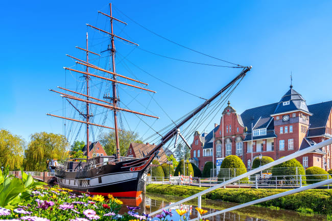 Luksusskibe og hollandsk idyl i Papenburg