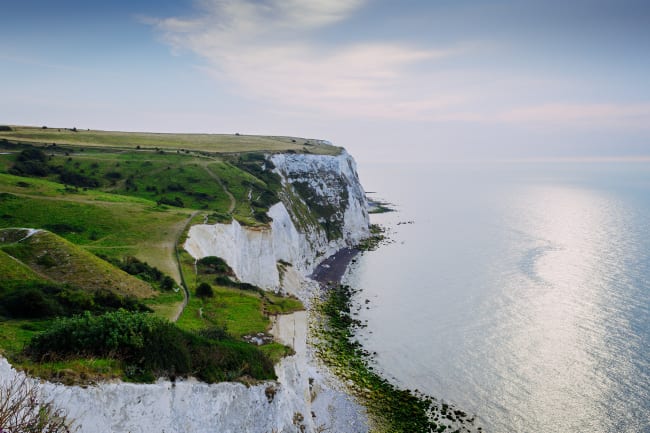 Over kanalen til Dover og ankomst i London