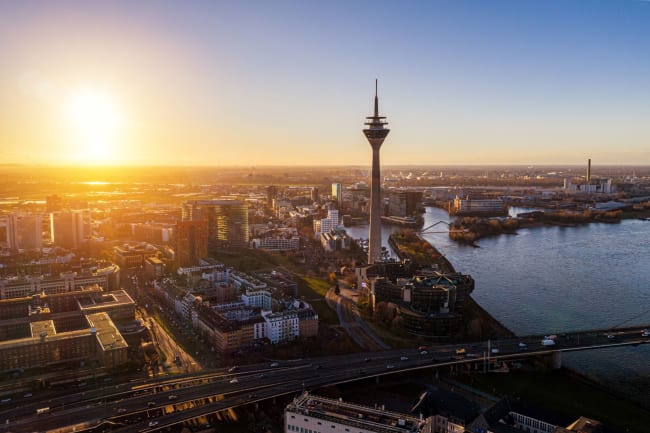 Udrejse og ankomst til Düsseldorf