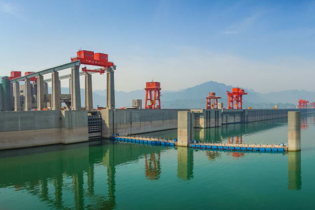 De Tre Slugters Dæmning og med tog til Shanghai