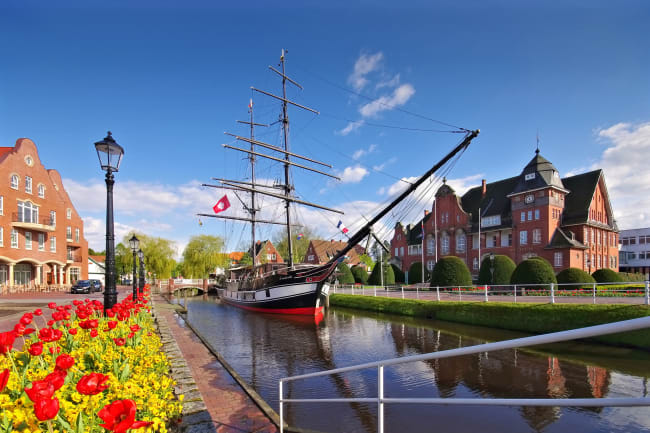 Luksusskibe og hollandsk idyl i Papenburg