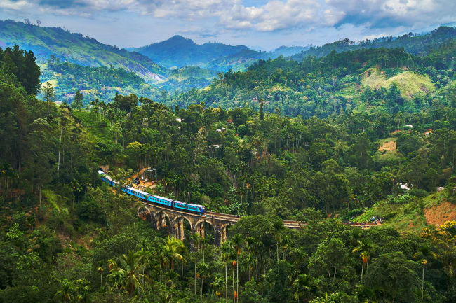 Togrejse, telandsby og Sri Lankas hjest beliggende by Nuwara Eliya