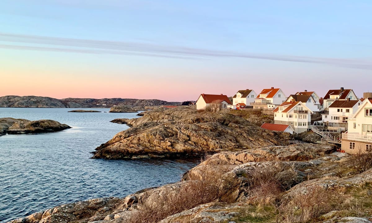 Photo of coastline at Tjörn Municipality, Sweden, by Drahomír Posteby-Mach on Unsplash