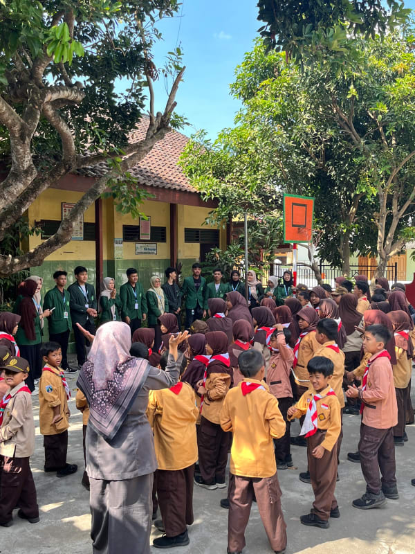 Pengenalan program KKN di SD