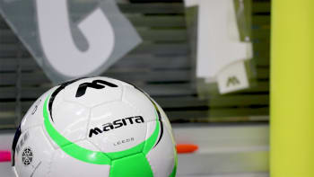 [VIDEO] Masita: kicking goals with the Roland BN-20