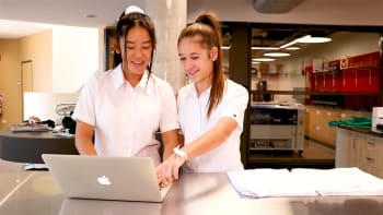 [VIDEO] Somerset College: empowering students with digital print solutions