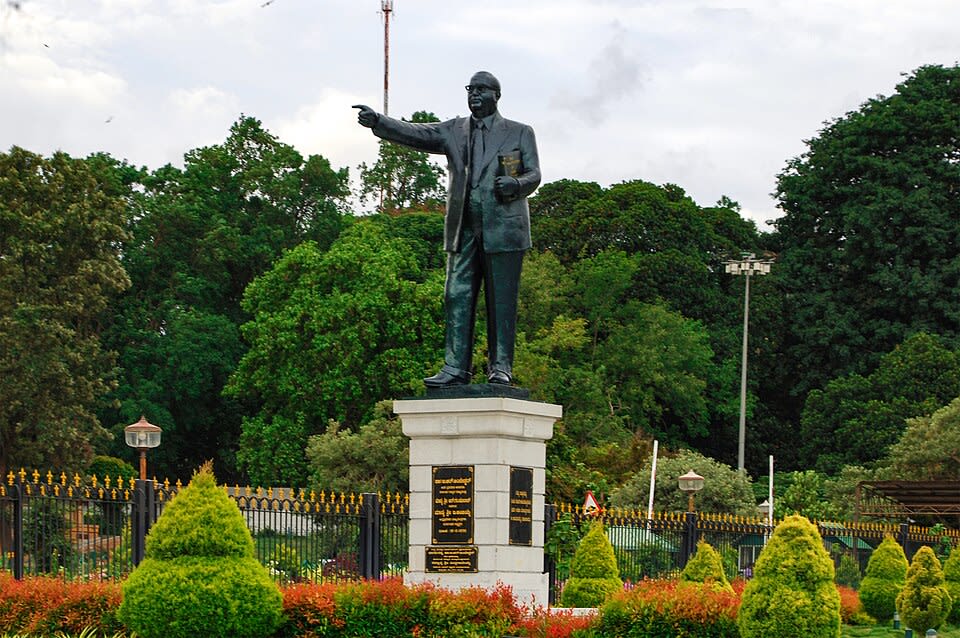 Vidhana Soudha photo 3