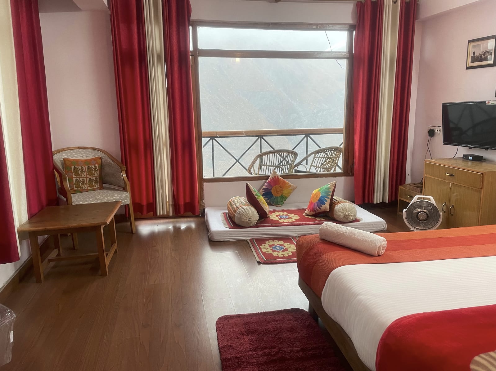 Himalayan Abode Joshimath !! Home Stay photo 4