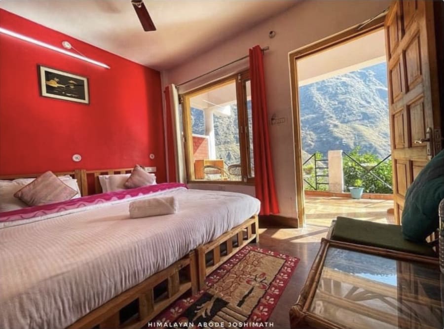Bedroom at Himalayan Abode Joshimath !! Home Stay
