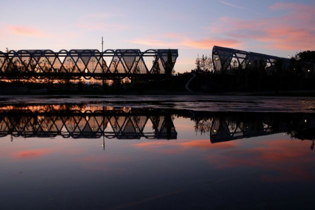 Architectural mesh for gleaming helix in Manzanares Park