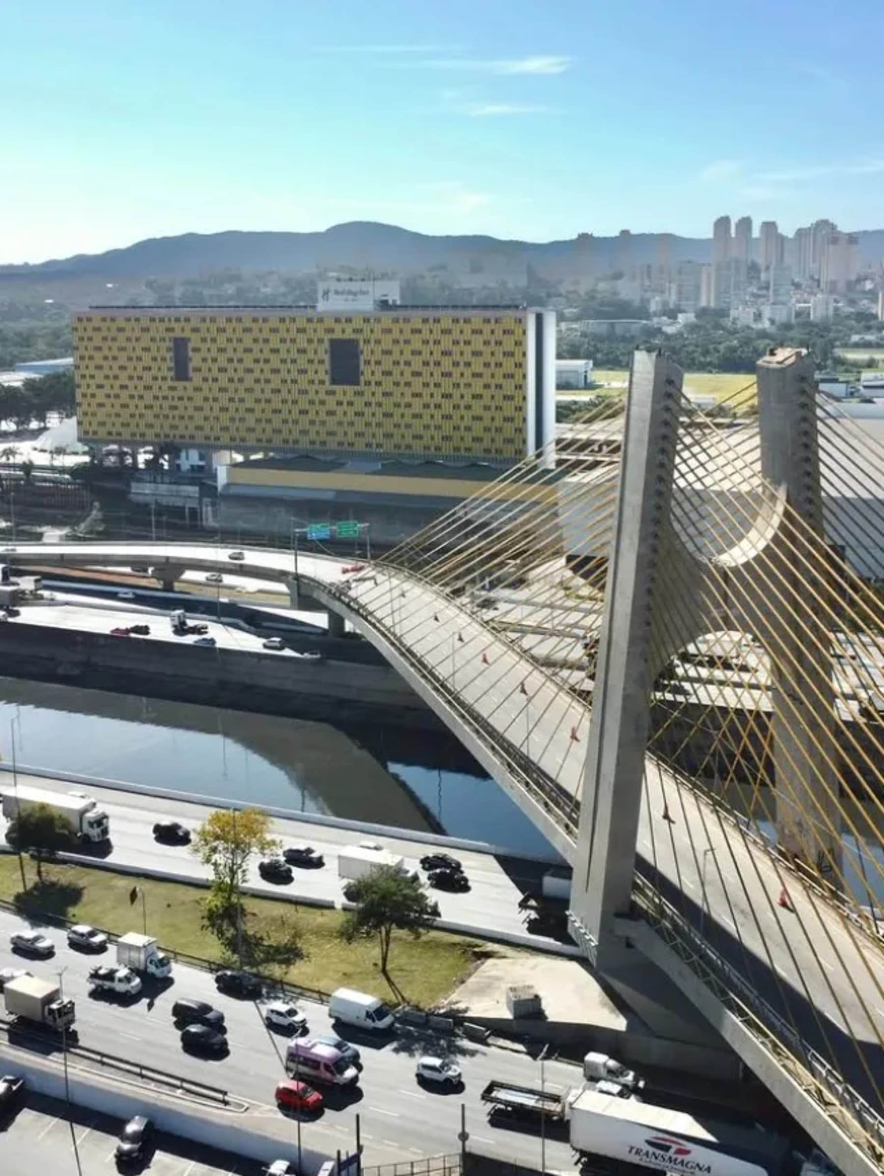 Holiday Inn Parque Anhembi next to the cable-stayed bridge, São Paulo