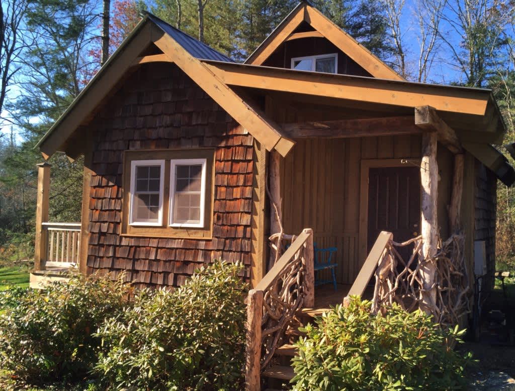 Tiny cabin near Lake Glenville NC