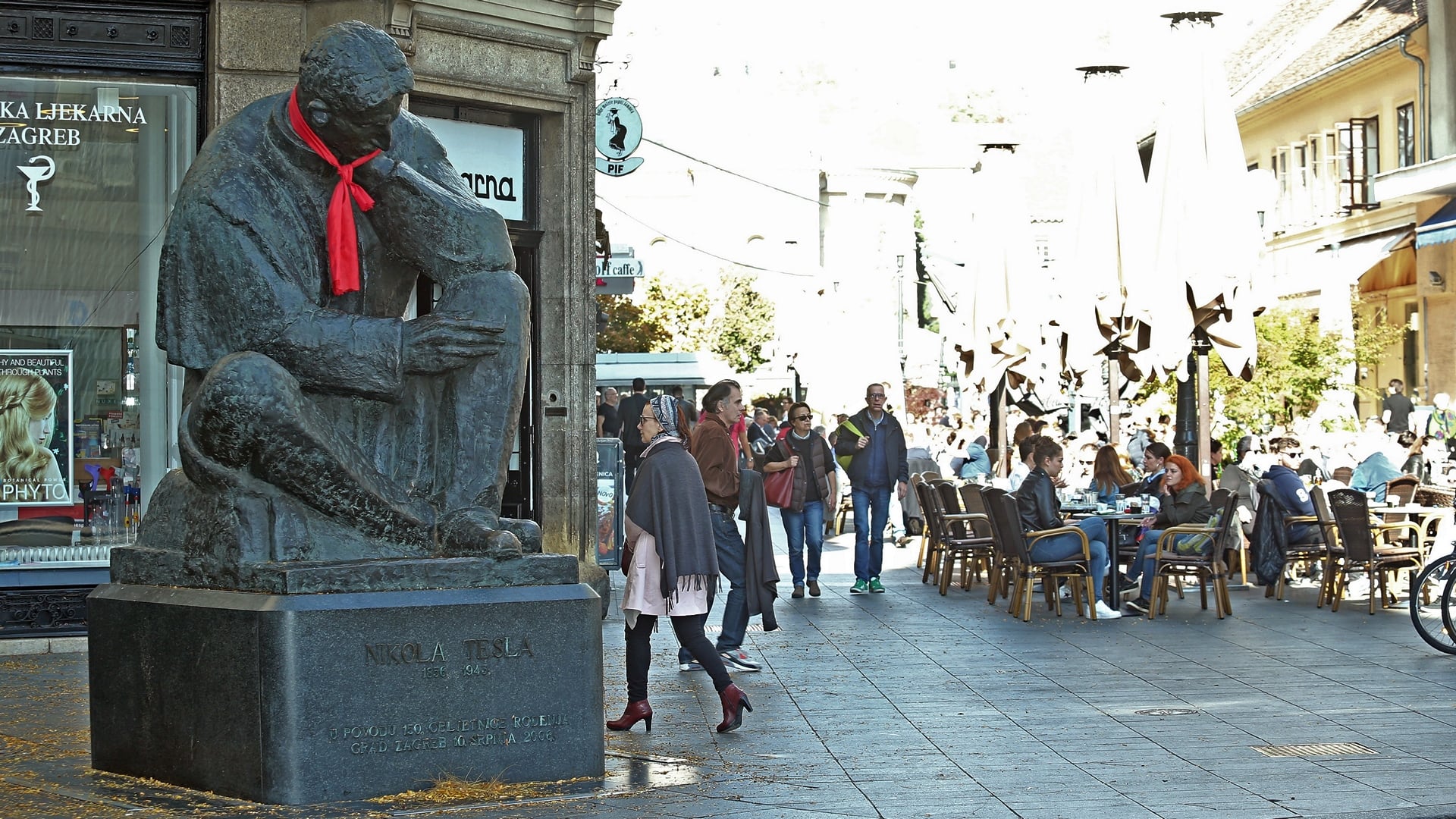 Estatua de Nikola Tesla en el centro de Zagreb (Foto: Sanjin Strukic/Pixsell)