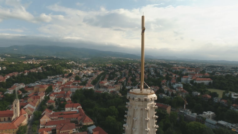 Kreuz für den Kathedrale-Südturm