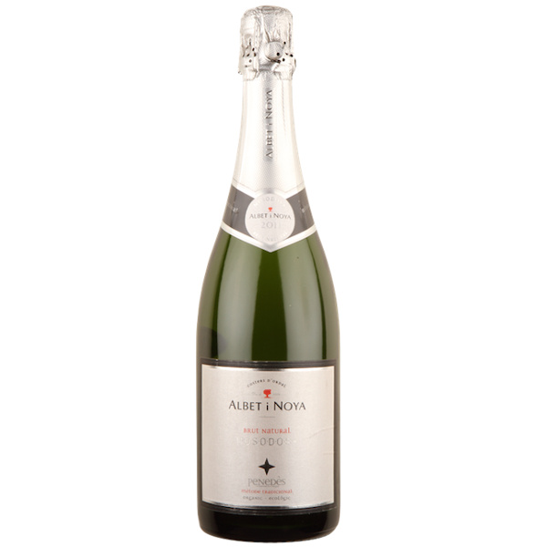 Spanish Sparkling Wine Albet i Noya Nosodos 2013 Glass Of Bubbly